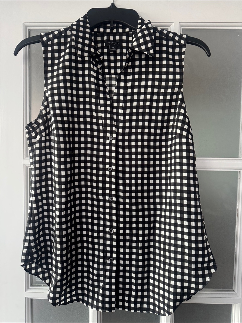 Ann Taylor Sleeveless Black & White Gingham Button-Front Shirt - Women